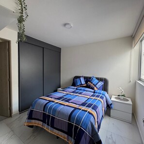 2 bedrooms, desk, iron/ironing board, free WiFi