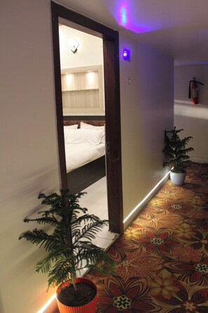 Lobby - Hotel Sunny (Kanpur)