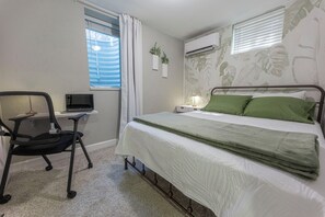 2 bedrooms, desk, free WiFi, bed sheets