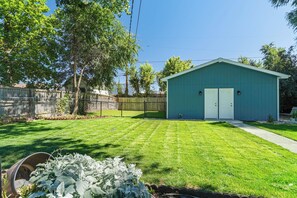 المنطقة المحيطة بالمنشأة