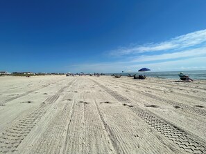 Liegestühle, Strandtücher