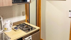 標準小屋, 花園景觀 | 私人廚房 | 電冰箱、微波爐、烤箱、電熱水壺