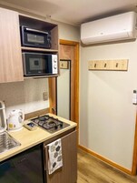 Standard Cabin, Garden View | Private kitchen