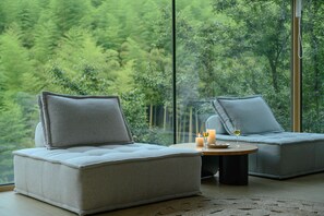 Panoramic Suite, Balcony, Hill View