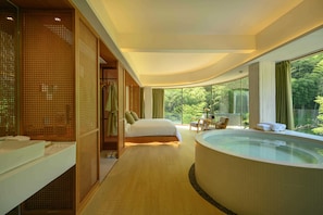 Standard Suite, Hill View