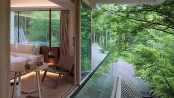 Superior Twin Room | Desk, laptop workspace, free WiFi