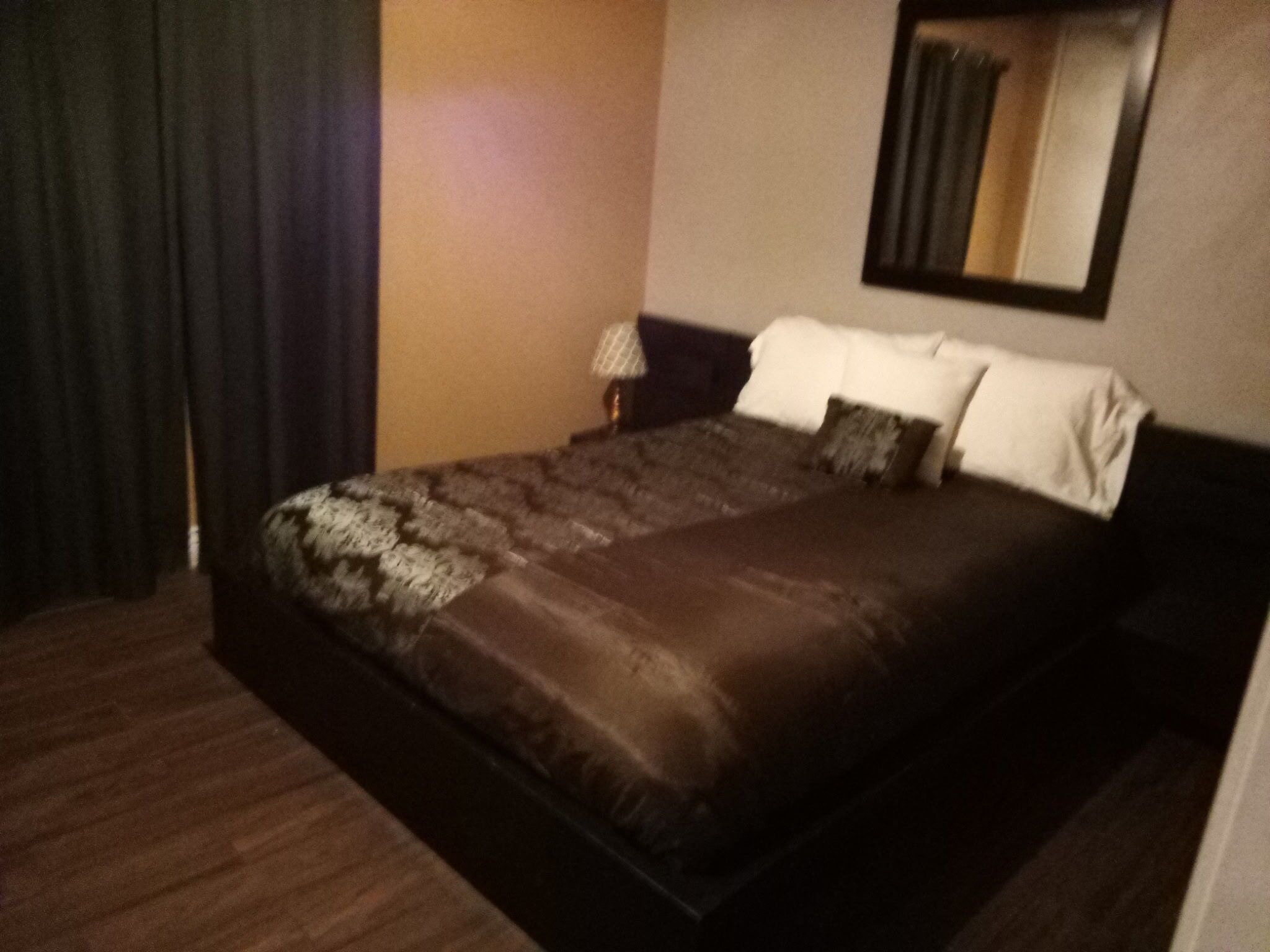 6 多间卧室、WiFi、床单