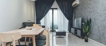 Tranquil Sea View Danga Bay 3BR 6pax