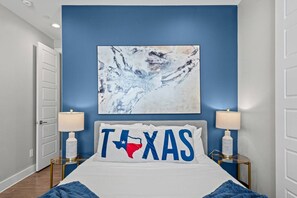 2 عدّة غرف نوم ومكتب ومكواة/لوح كي وسرير سفر