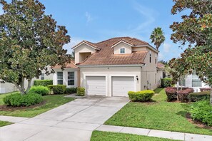Exterior - Luxurious home 2 miles from Disney - Windsor Hills Resort (Kissimmee)