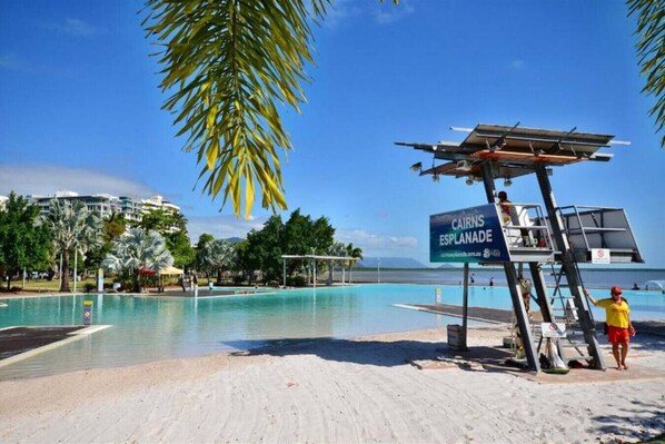 Pool - City Unit 5 – Walk to Esplanade (Cairns North)