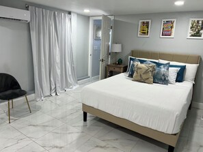 2 bedrooms, desk, iron/ironing board, travel cot - Wonders of Florida Sea Breeze (Naples)