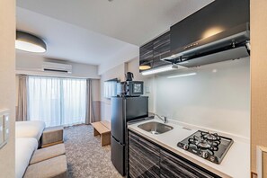 Superior Triple Room, Multiple Beds, Non Smoking | Private kitchen