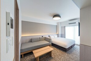 Triple Room, 1 Queen Bed with Sofa bed, Non Smoking