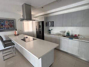 Micro-ondas, fogão, cooktop