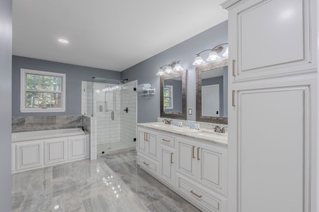 ジェットバス、ヘアドライヤー、タオル、石鹸. Breathtaking modern home in the heart of Jackson with Electric car charger!