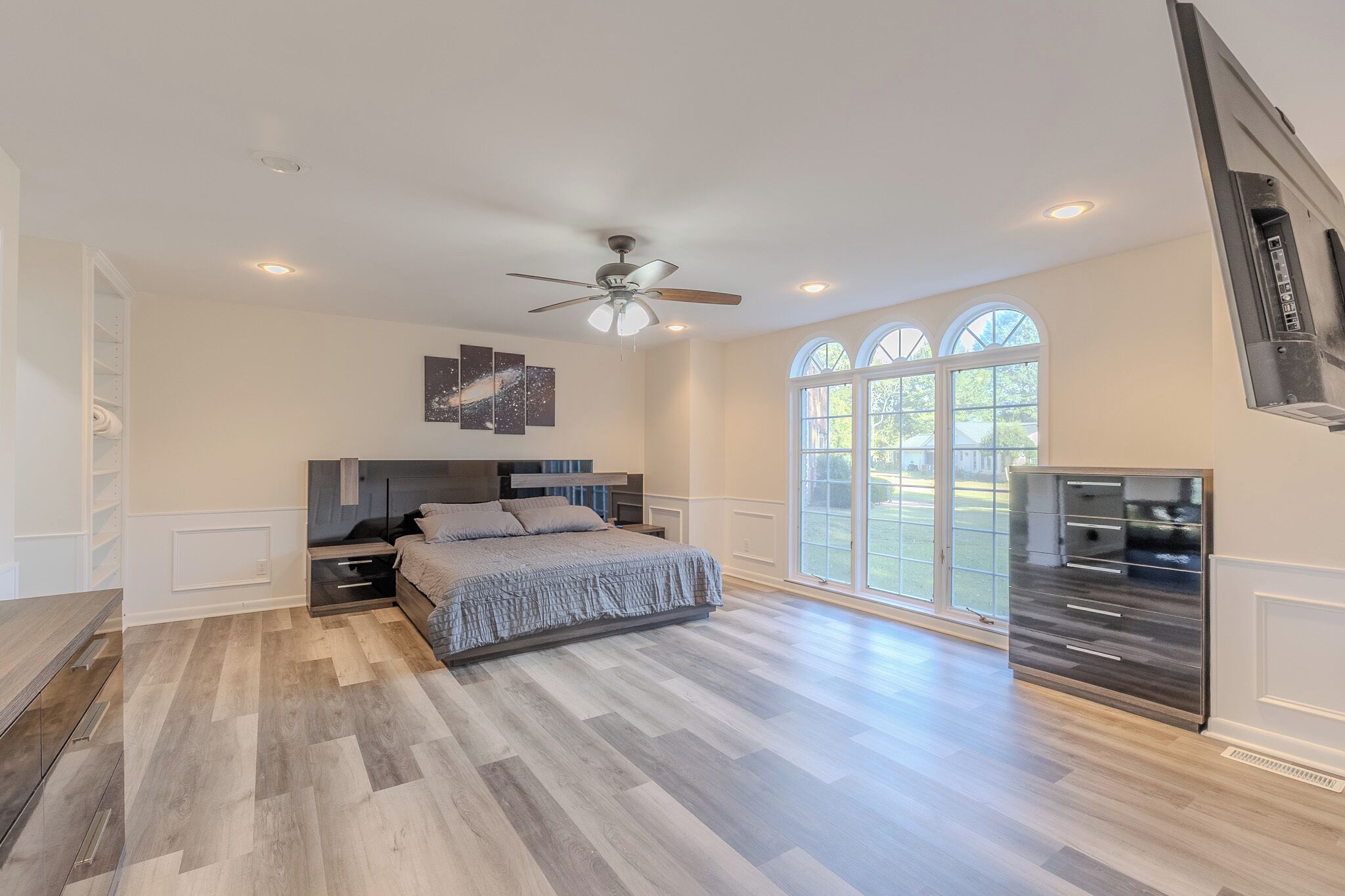 5 多间卧室、熨斗/熨衣板、免费 WiFi、床单