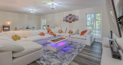 Breathtaking modern home in the heart of Jackson with Electric car charger!