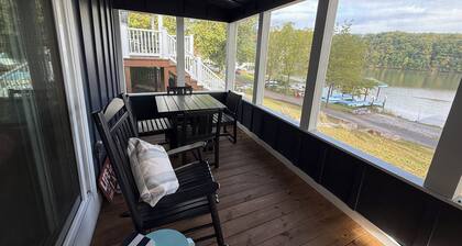 Waterfront Paddles & Pours Cottage on Claytor Lake