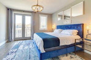 3 chambres, fer et planche à repasser, Wi-Fi, draps fournis