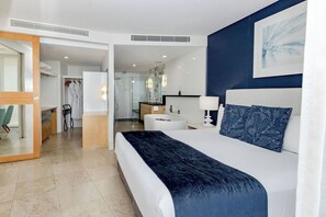 3 chambres, coffre-fort, bureau, fer et planche à repasser