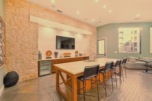 Interior - Spacious 1B w/Pool Near Legacy West Frisco (Frisco)