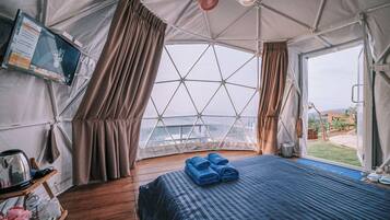 Standard Tent, Mountain View | Free WiFi, bed sheets