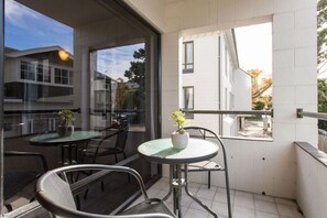 Outdoor dining - Location CBD, Hospital, Hagley Park,Free Parking (Christchurch)