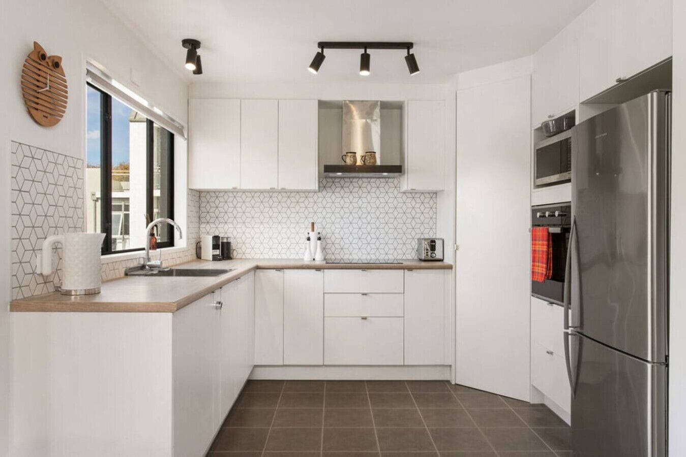 Refrigerador, microondas, horno, placa de cocina