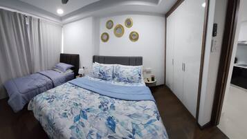 Iron/ironing board, WiFi, bed sheets