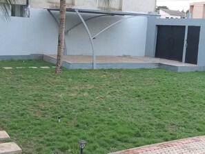 Property grounds - Villa moderne, luxueuse et sécurisée (Lomé)