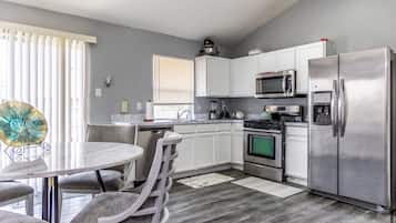 Mikrowelle, Ofen, Geschirrspüler