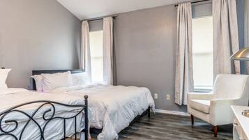 3 bedrooms, WiFi, bed sheets, wheelchair access