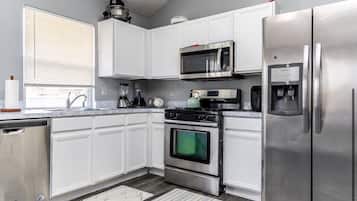 Mikrowelle, Ofen, Geschirrspüler