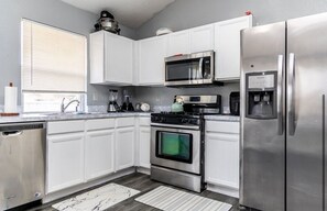 Mikroaaltouuni, uuni, astianpesukone