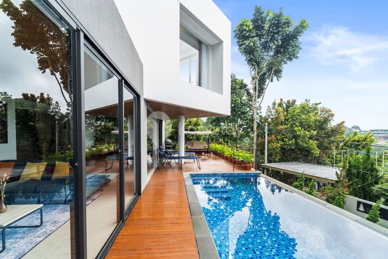 Kolam renang outdoor