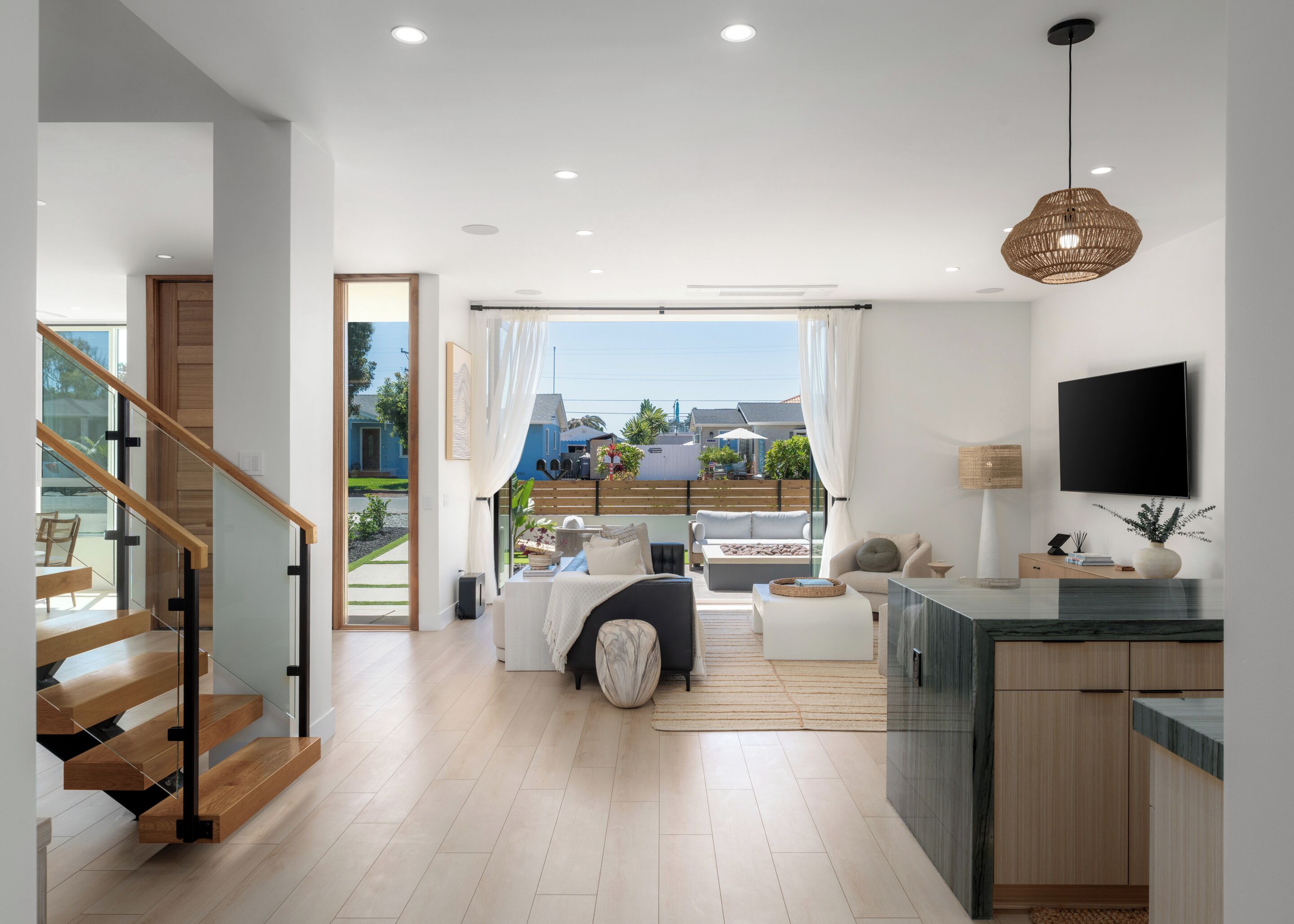 Steps To Sand · Luxe Oceanview · Rooftop Spa & Bar - Carlsbad, CA
