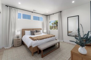 5 slaapkamers, een strijkplank/strijkijzer, wifi, beddengoed