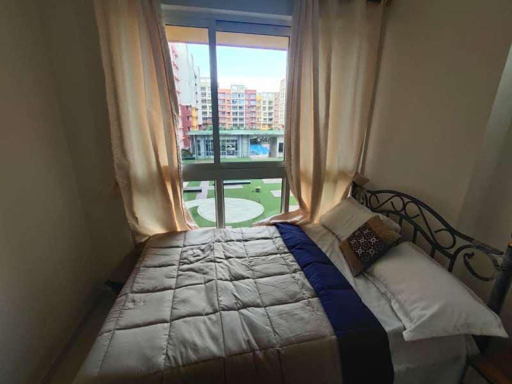 2 bedrooms, iron/ironing board, WiFi