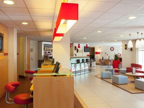 Bar (on property) - Ibis Jouy en Josas Velizy (Jouy-en-Josas)