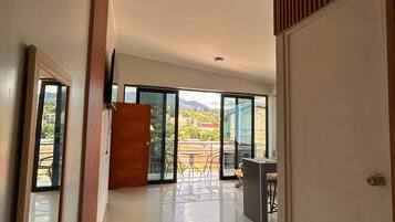 Departamento familiar, varias camas, para no fumadores | Escritorio, espacio para trabajar con laptop y wifi gratis
