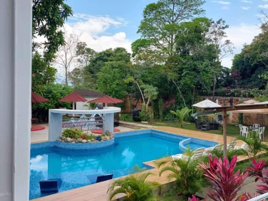 Kolam renang outdoor