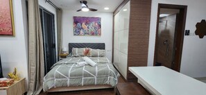 Iron/ironing board, WiFi, bed sheets