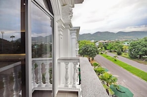 Suíte estúdio júnior, sacada, vista para o jardim | Sacada