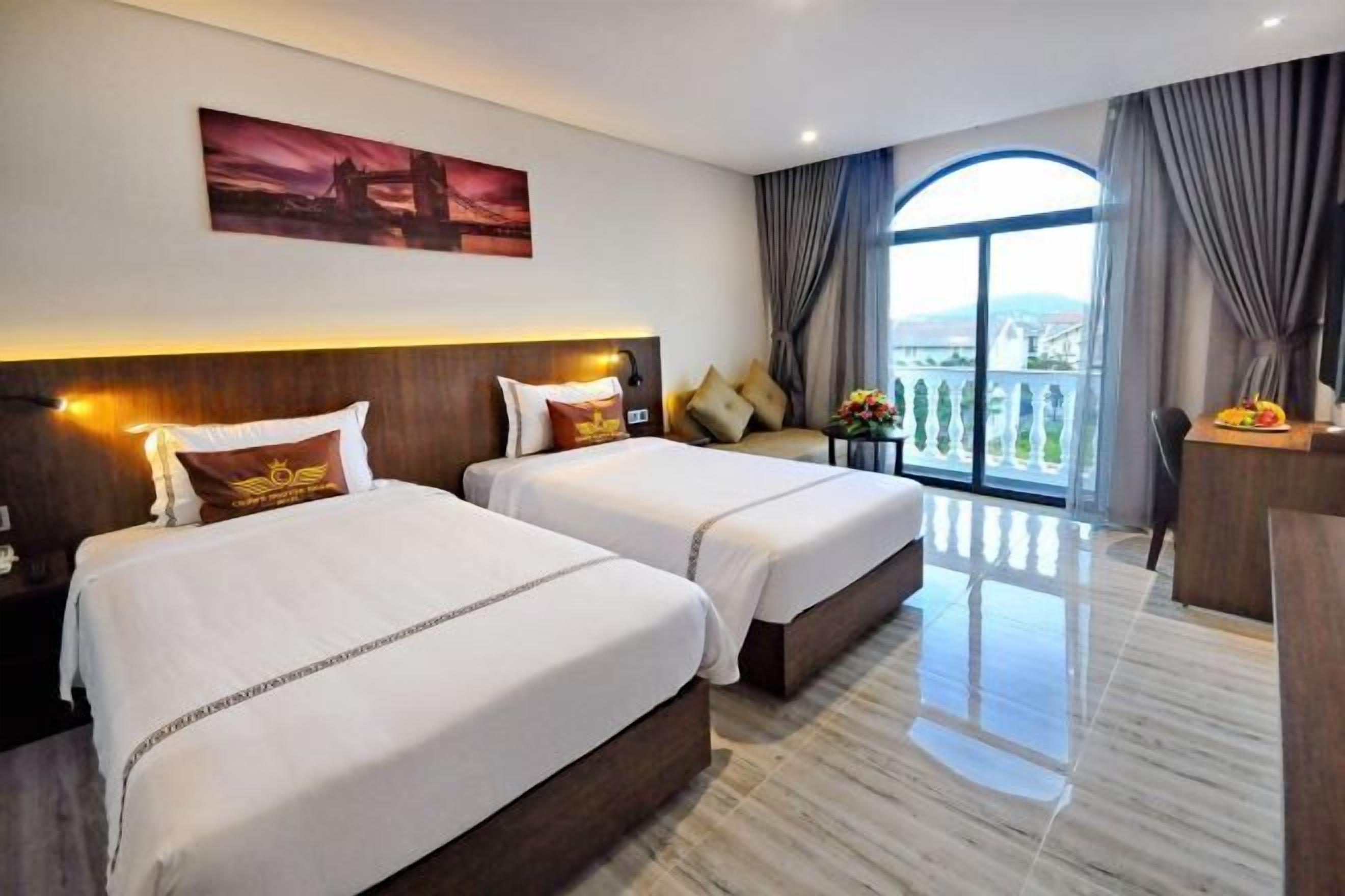 Escritorio, cortinas blackout, sistema de insonorización y wifi gratis 