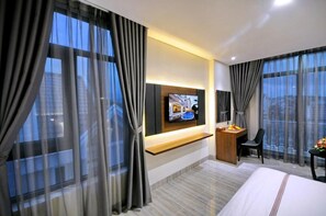 Junior Studio Suite, Balcony, Garden View | Desk, blackout curtains, soundproofing, free WiFi - Crown Nguyen Hoang Hotel (Nha Trang)