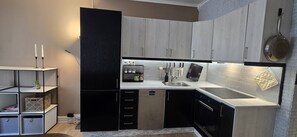 Microwave, oven, stovetop, dishwasher - Modern and central apartment with AC, Wi-Fi and keyless entry in central Oslo (Oslo)