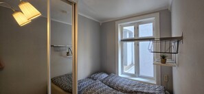 1 chambre, fer et planche à repasser, Wi-Fi gratuit, draps fournis