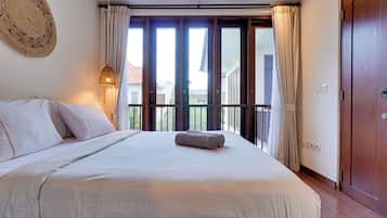 Villa, vistas a la piscina | Caja fuerte, wifi gratis, ropa de cama