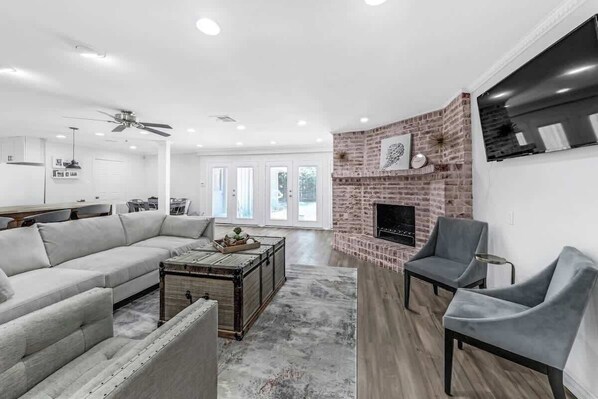 TV, fireplace, offices